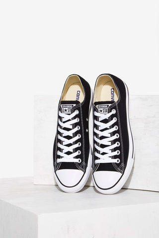Chuck Taylor All Star Classic Sneaker - Black